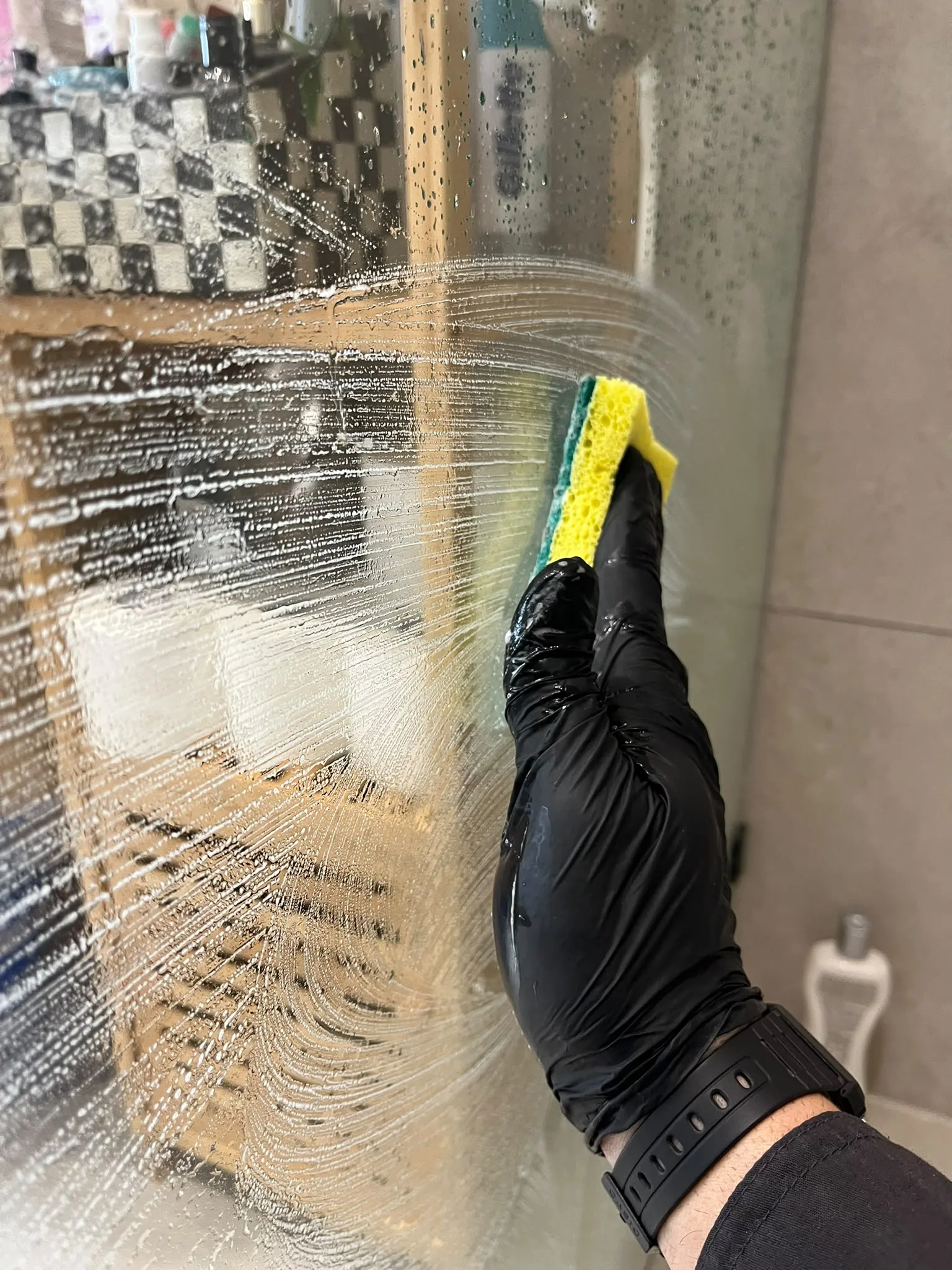 Professional window and glass cleaning on the Gold Coast